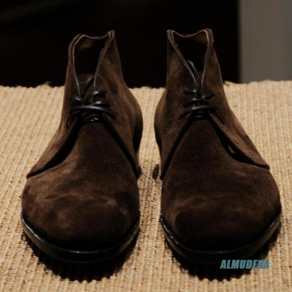 Men'S Formal Style - รองเท้าบูทหุ้มข้อผู้ชายสไตล์สตรีท สีน้ำตาลกาแฟ หนังกลับ แบบผูกเชือก ส้นเตี้ย แฟชั่นกลางแจ้ง