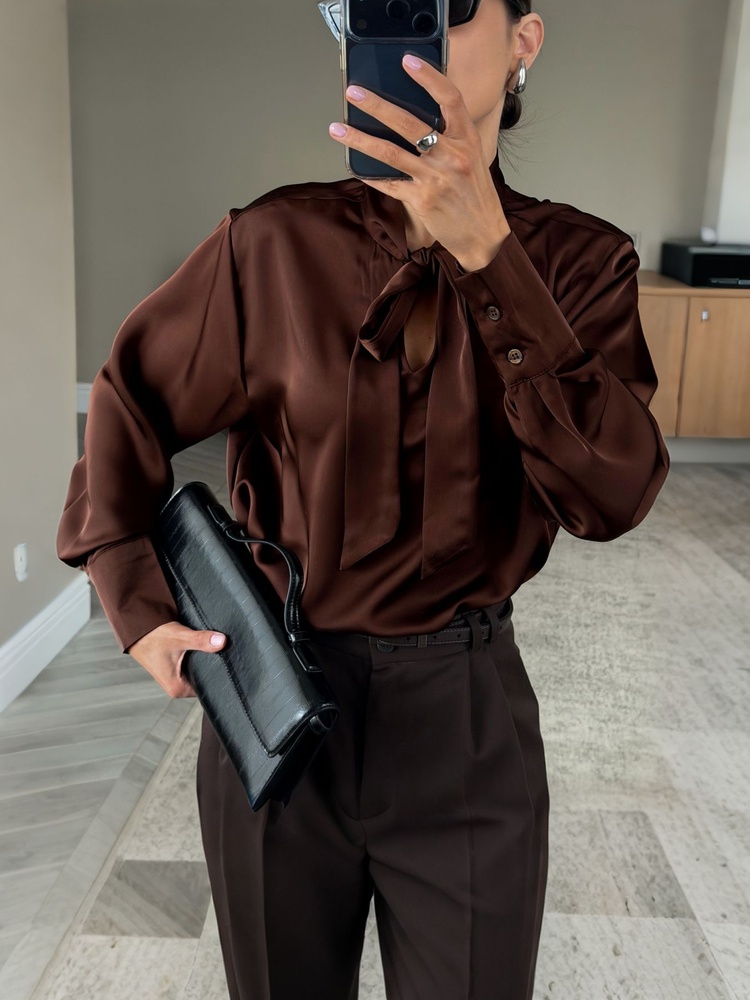 เสื้อเบลาส์ผ้าซาติน Tossy พร้อ - Satin Bow Tie บทวิจารณ์และราคา
