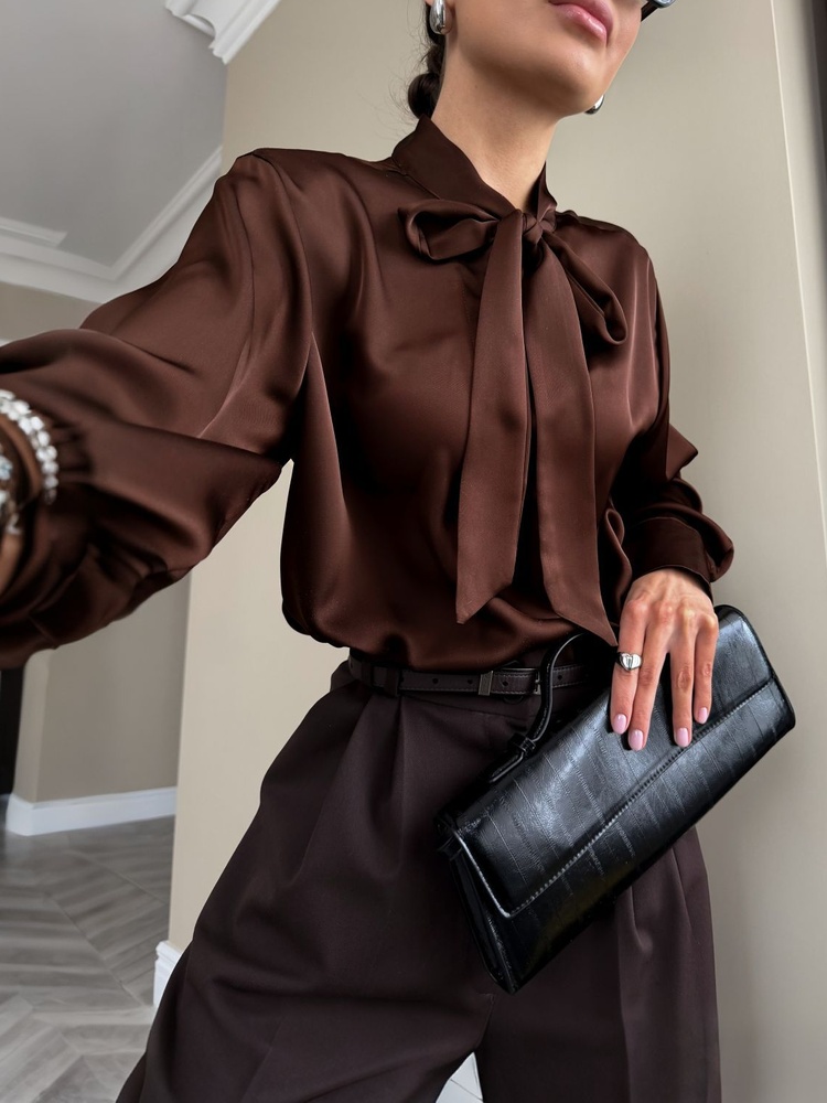เสื้อเบลาส์ผ้าซาติน Tossy พร้อ - Satin Bow Tie บทวิจารณ์และราคา